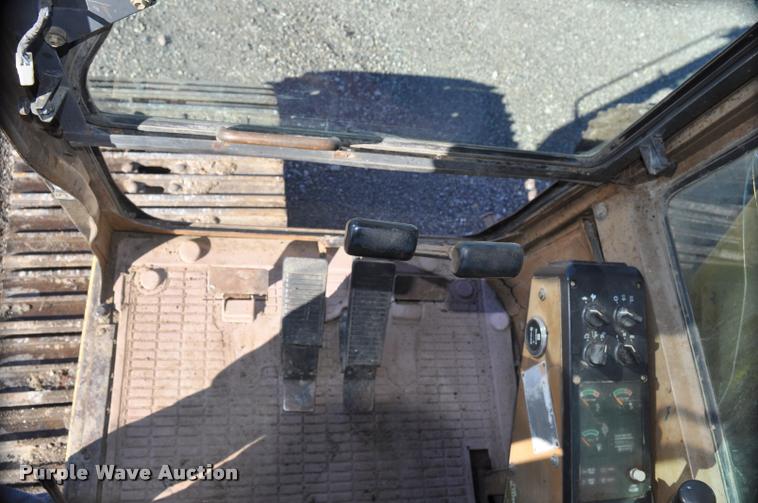 image for item L5062 1989 Caterpillar EL200B excavator