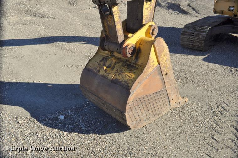 image for item L5062 1989 Caterpillar EL200B excavator