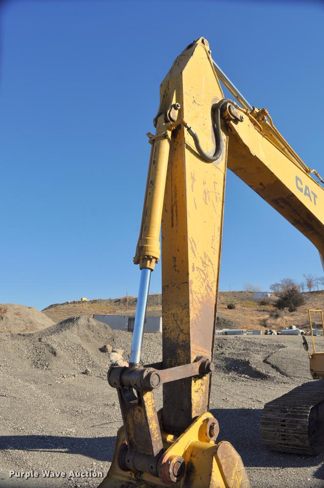 image for item L5062 1989 Caterpillar EL200B excavator