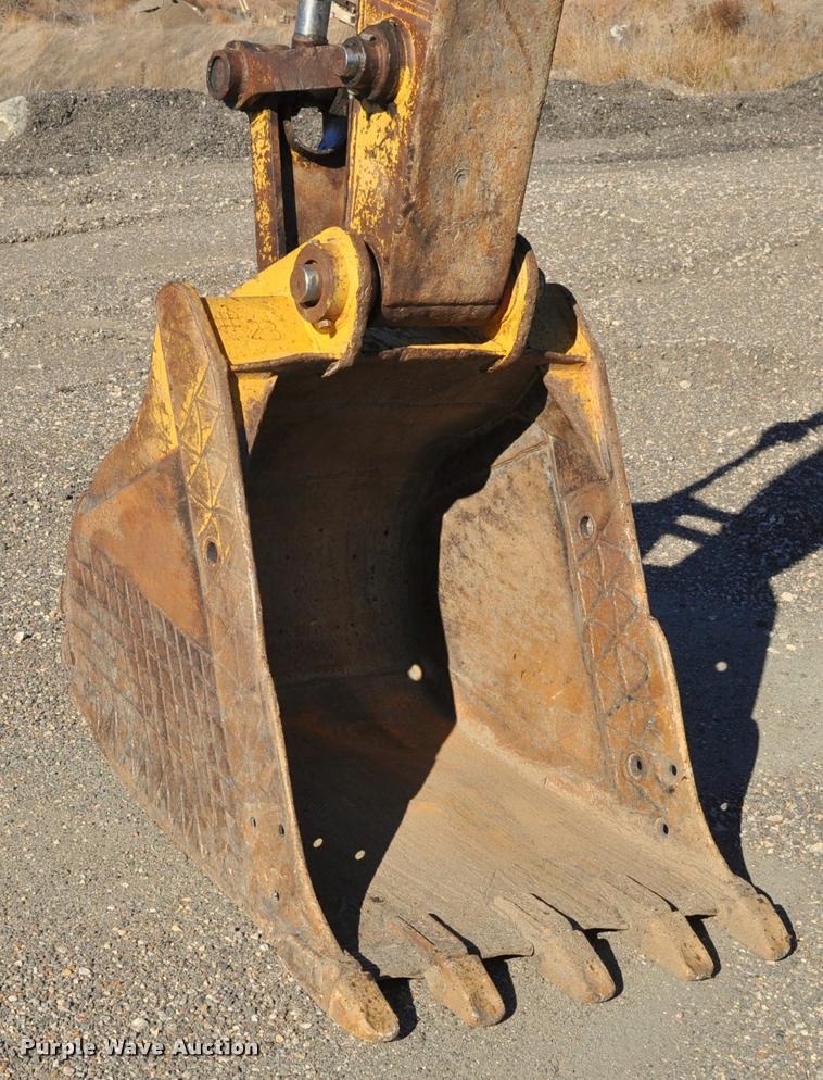 image for item L5062 1989 Caterpillar EL200B excavator