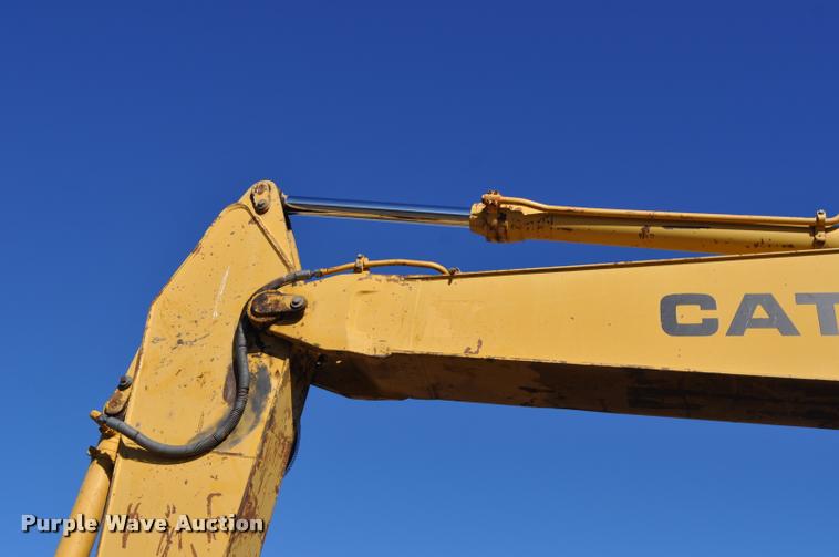 image for item L5062 1989 Caterpillar EL200B excavator