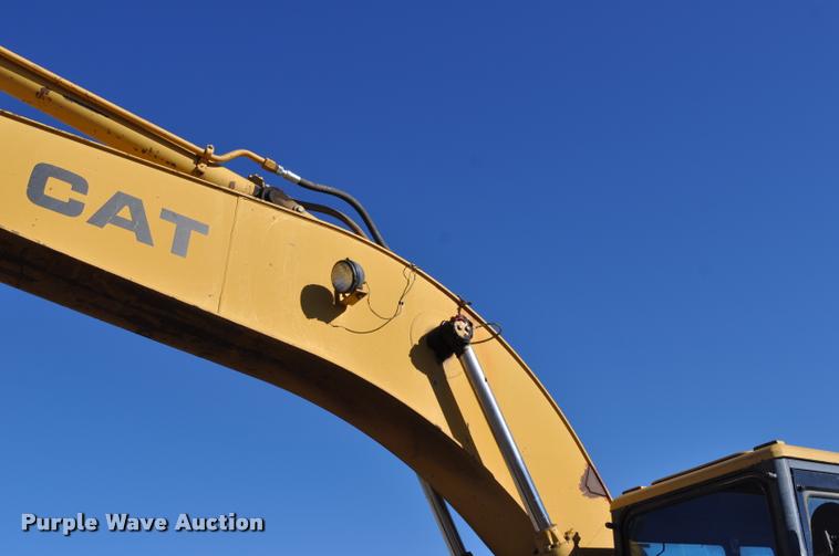 image for item L5062 1989 Caterpillar EL200B excavator