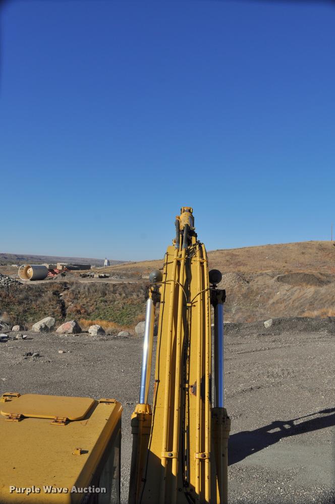 image for item L5062 1989 Caterpillar EL200B excavator