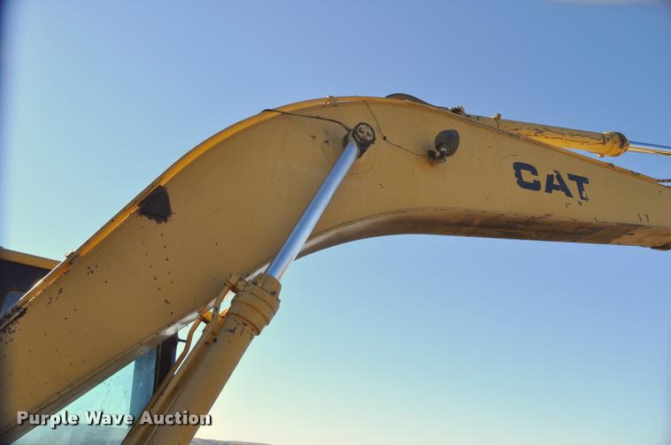 image for item L5062 1989 Caterpillar EL200B excavator