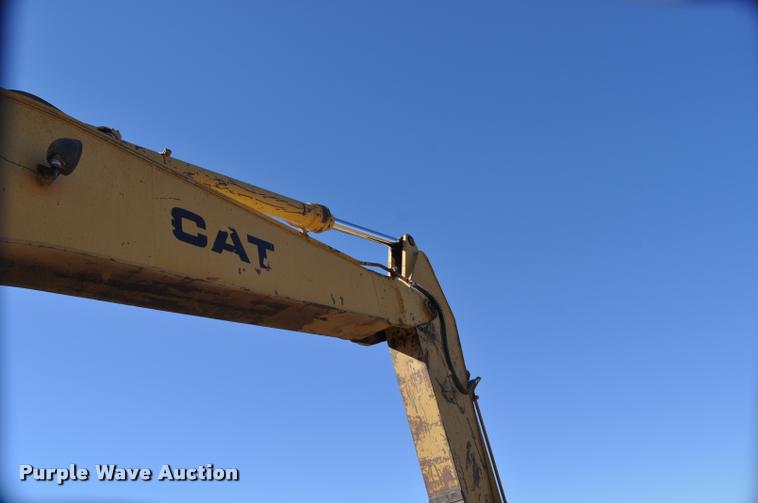 image for item L5062 1989 Caterpillar EL200B excavator