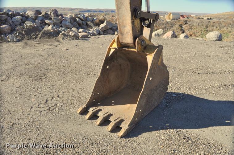 image for item L5062 1989 Caterpillar EL200B excavator