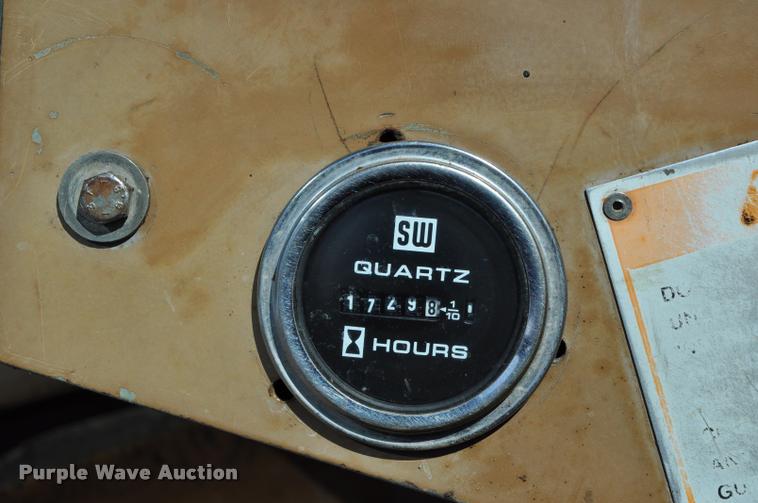 image for item L5062 1989 Caterpillar EL200B excavator