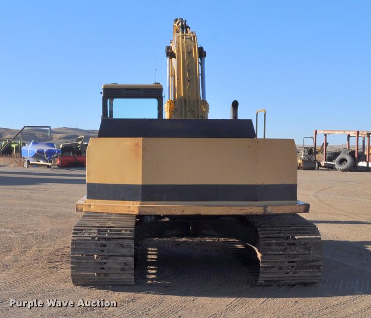 image for item L5063 1990 Caterpillar EL200B excavator