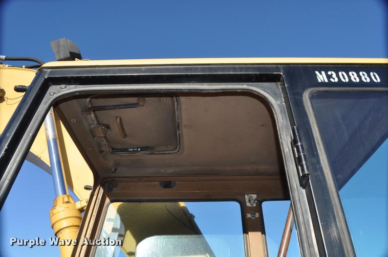 image for item L5063 1990 Caterpillar EL200B excavator