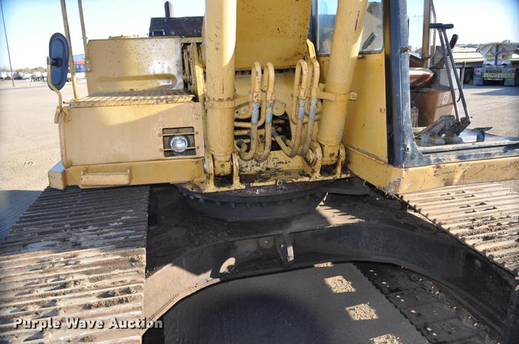 image for item L5063 1990 Caterpillar EL200B excavator