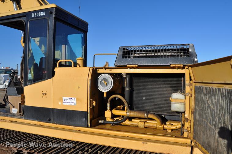 image for item L5063 1990 Caterpillar EL200B excavator