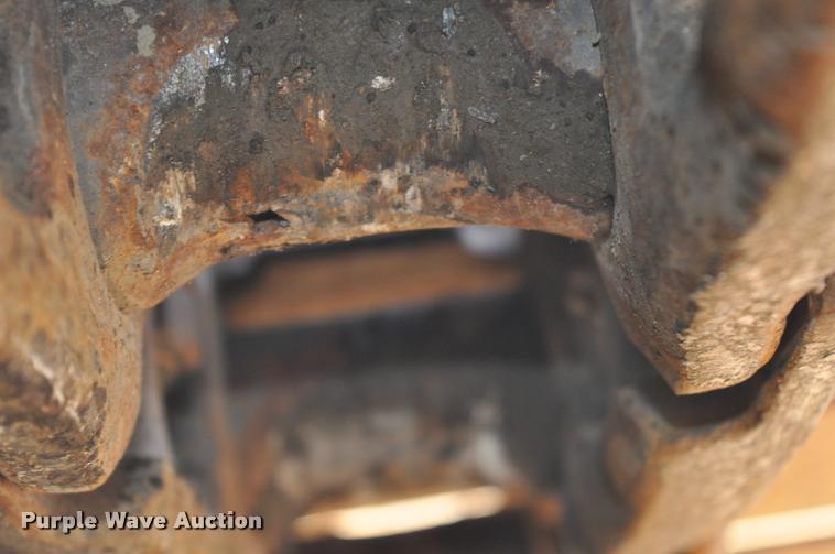 image for item L5063 1990 Caterpillar EL200B excavator