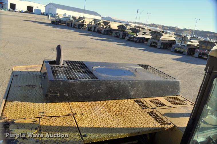 image for item L5063 1990 Caterpillar EL200B excavator