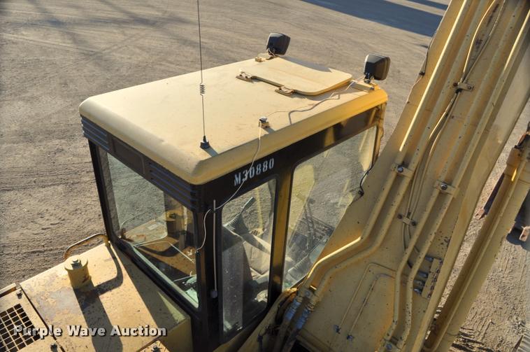 image for item L5063 1990 Caterpillar EL200B excavator