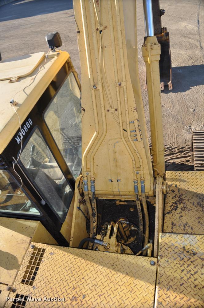 image for item L5063 1990 Caterpillar EL200B excavator