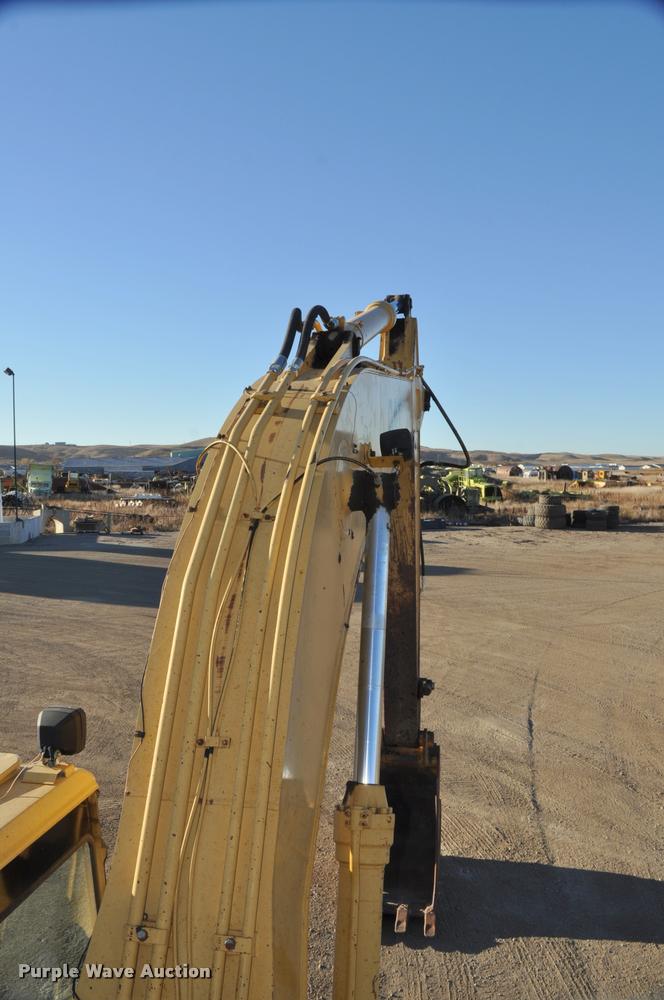 image for item L5063 1990 Caterpillar EL200B excavator