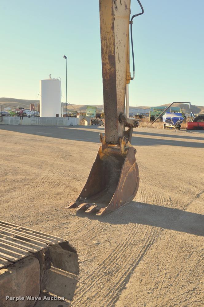 image for item L5063 1990 Caterpillar EL200B excavator