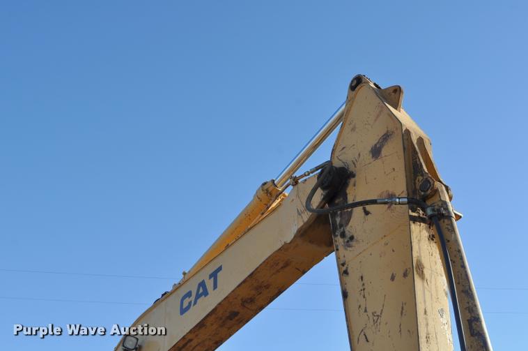 image for item L5063 1990 Caterpillar EL200B excavator