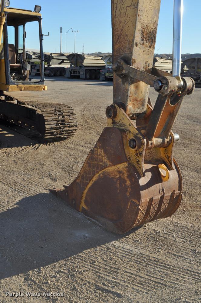 image for item L5063 1990 Caterpillar EL200B excavator