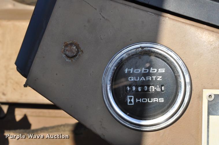 image for item L5063 1990 Caterpillar EL200B excavator