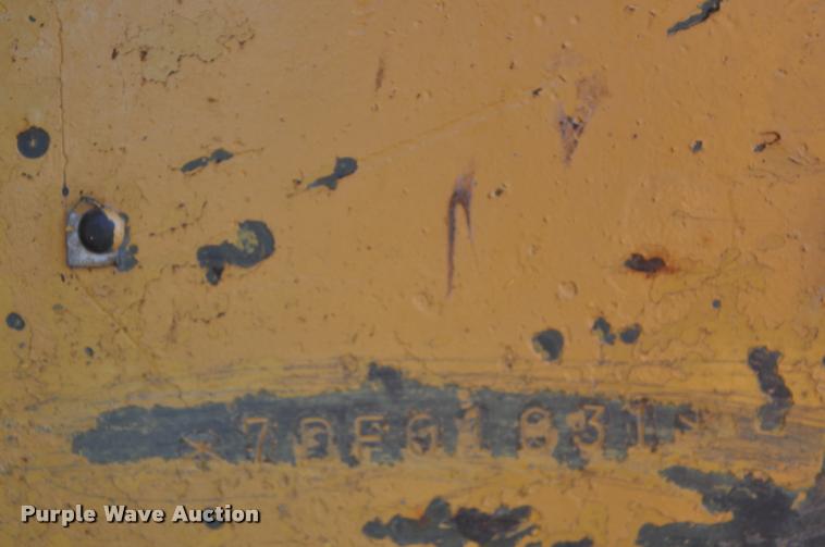 image for item L5063 1990 Caterpillar EL200B excavator