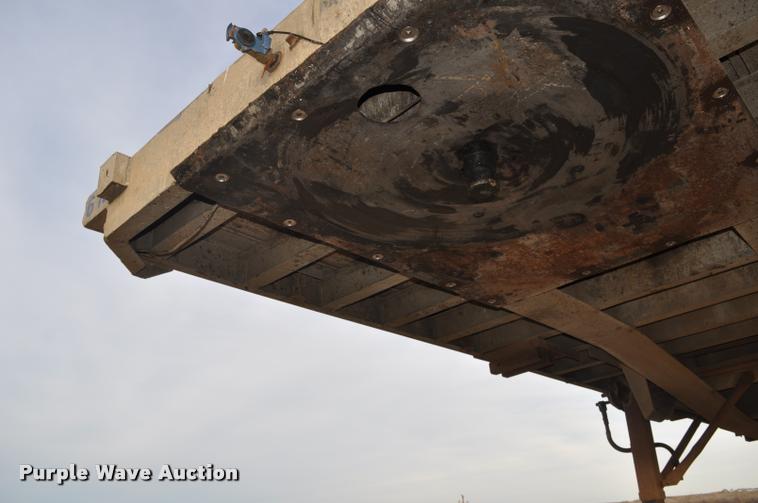 image for item L5064 1977 Raven 54028 flatbed trailer