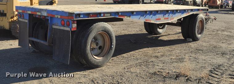 image for item L5065 1979 Freuhauf flatbed trailer