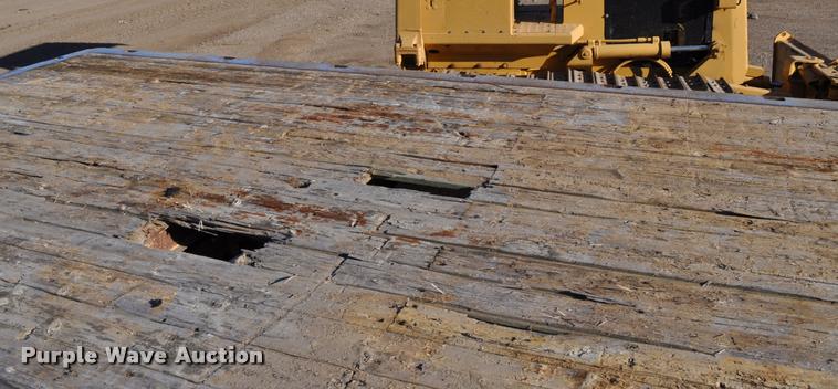 image for item L5065 1979 Freuhauf flatbed trailer