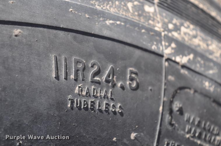 image for item L5065 1979 Freuhauf flatbed trailer