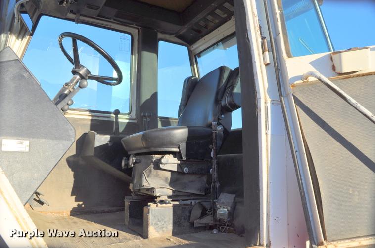 image for item L5070 1977 Case 2870 tractor