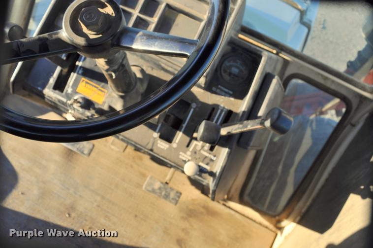 image for item L5070 1977 Case 2870 tractor