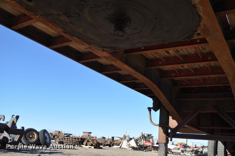 image for item L5073 1978 Transcraft TL-42 flatbed trailer