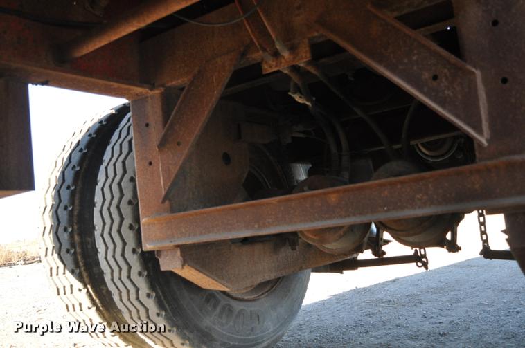 image for item L5073 1978 Transcraft TL-42 flatbed trailer