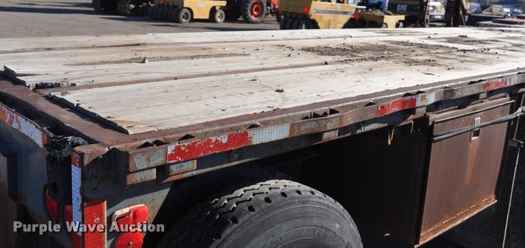 image for item L5073 1978 Transcraft TL-42 flatbed trailer