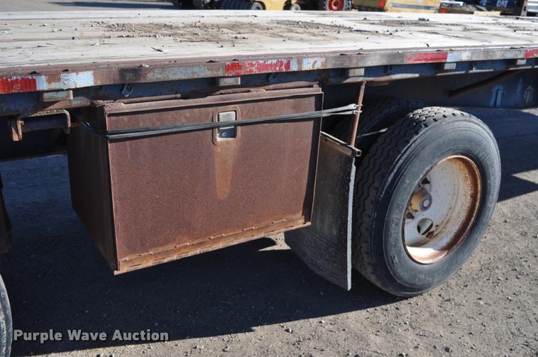 image for item L5073 1978 Transcraft TL-42 flatbed trailer