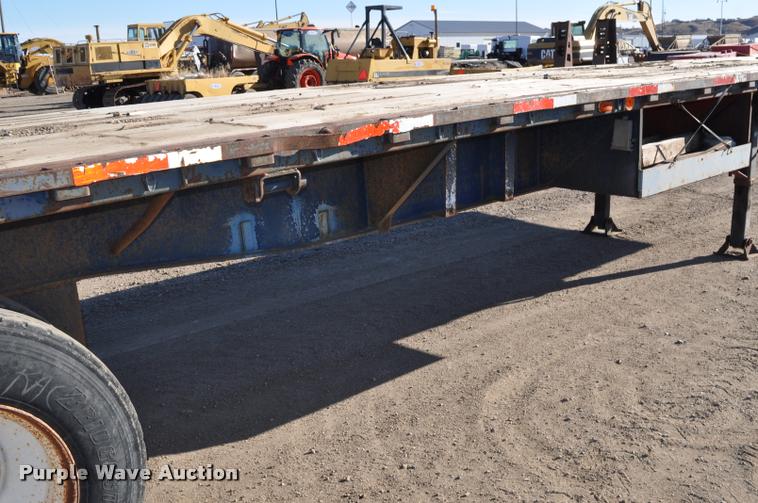 image for item L5073 1978 Transcraft TL-42 flatbed trailer