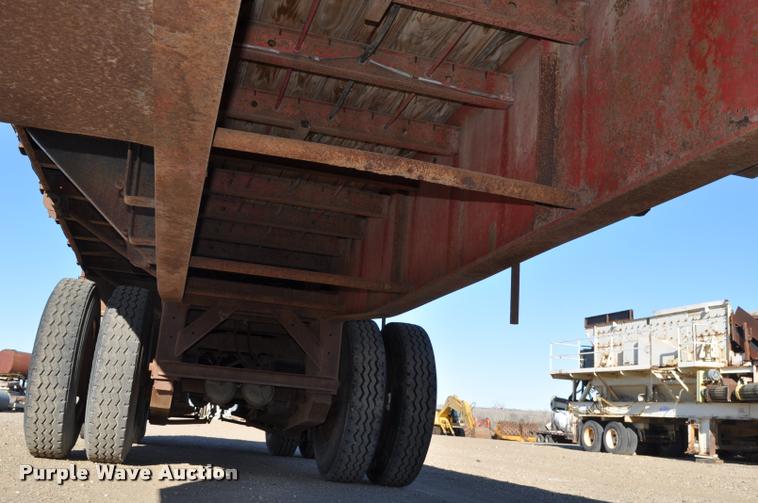 image for item L5073 1978 Transcraft TL-42 flatbed trailer