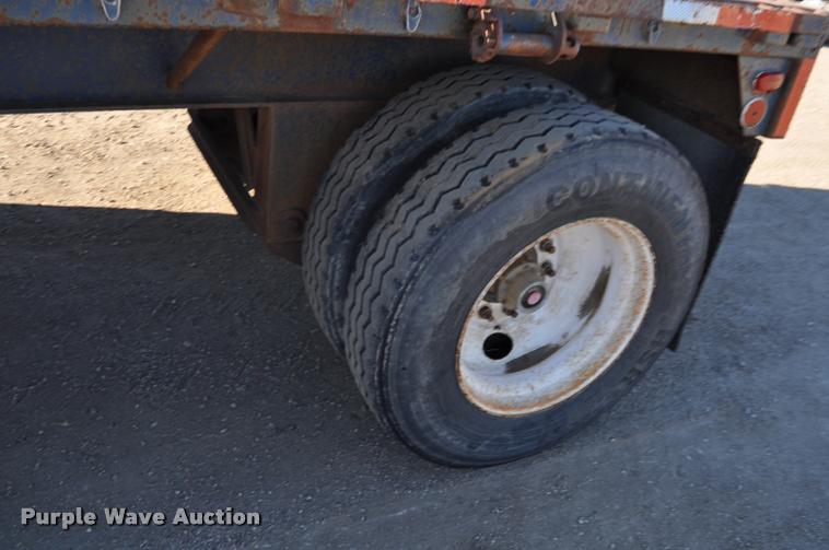 image for item L5073 1978 Transcraft TL-42 flatbed trailer