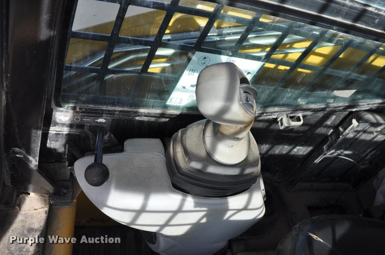 image for item L5078 2009 Caterpillar 252B skid steer