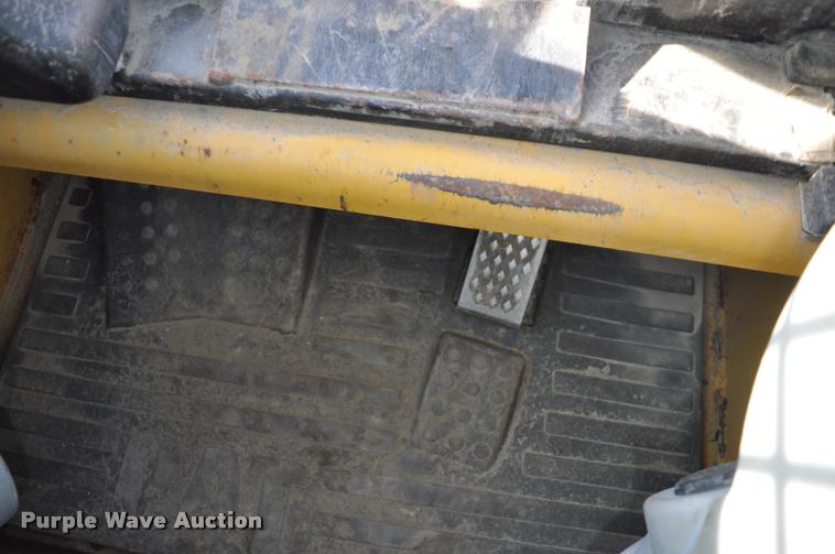image for item L5078 2009 Caterpillar 252B skid steer