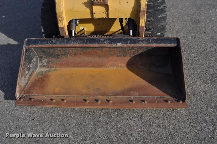 image for item L5078 2009 Caterpillar 252B skid steer