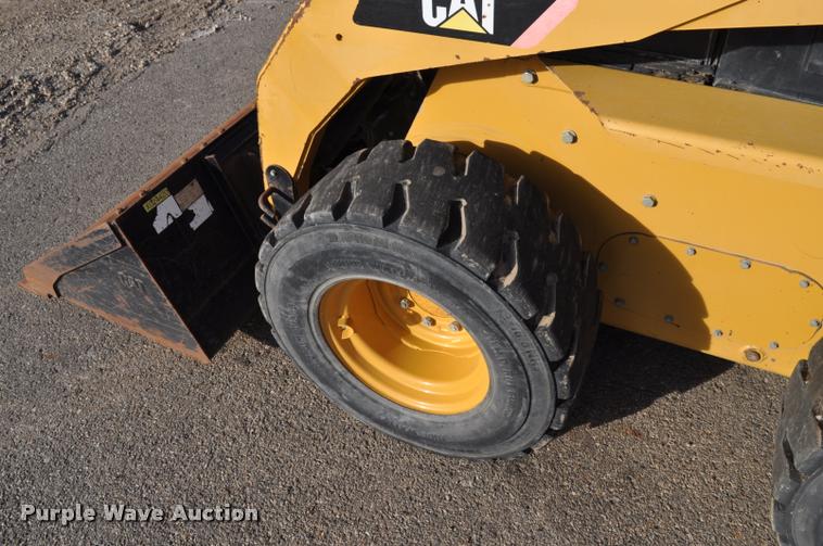 image for item L5078 2009 Caterpillar 252B skid steer