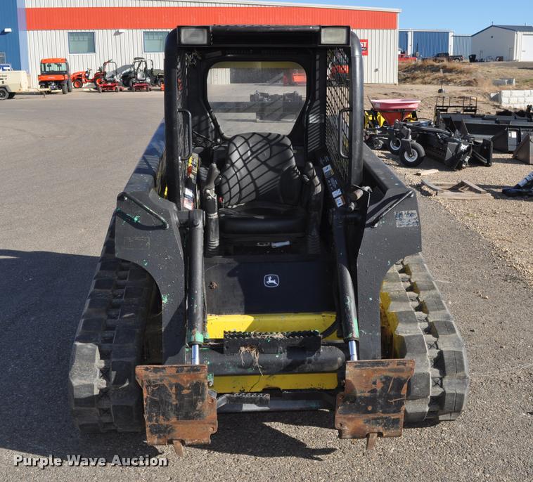 image for item L5079 2007 John Deere CT322 skid steer