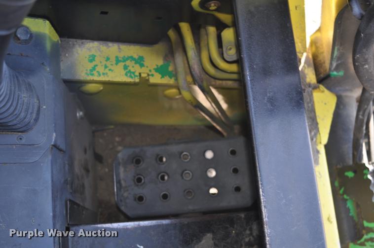 image for item L5079 2007 John Deere CT322 skid steer