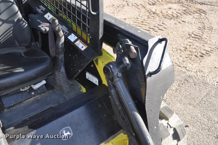 image for item L5079 2007 John Deere CT322 skid steer