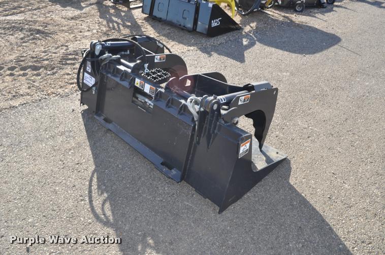 image for item L5081 2013 Kubota S6625 skid steer grapple bucket