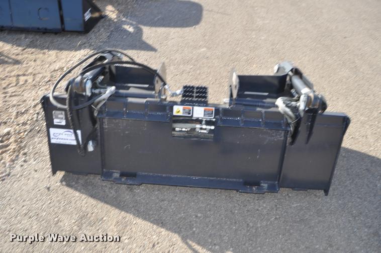 image for item L5081 2013 Kubota S6625 skid steer grapple bucket