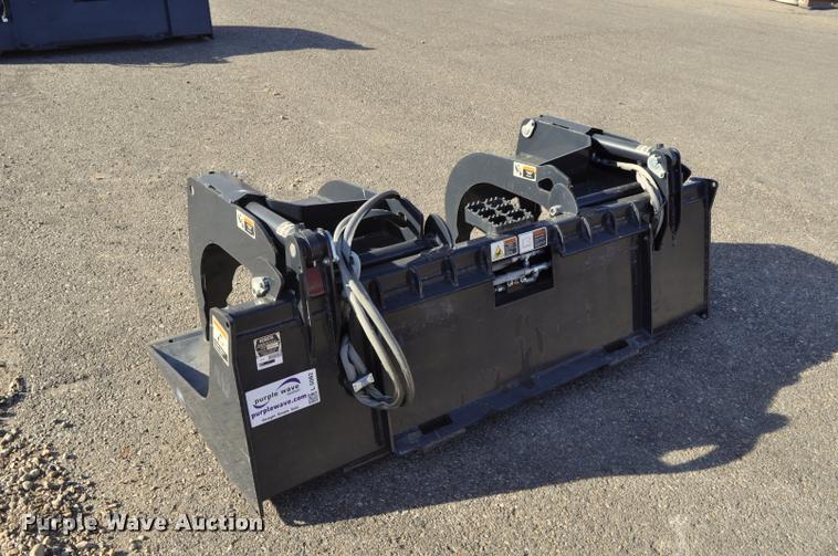 image for item L5082 2013 Kubota S6626 skid steer grapple bucket