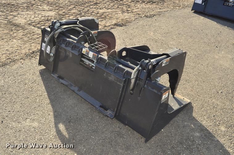 2013 Kubota S6626 skid steer grapple bucket in Pierre, SD Item L5082