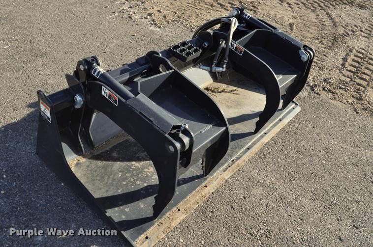 image for item L5082 2013 Kubota S6626 skid steer grapple bucket